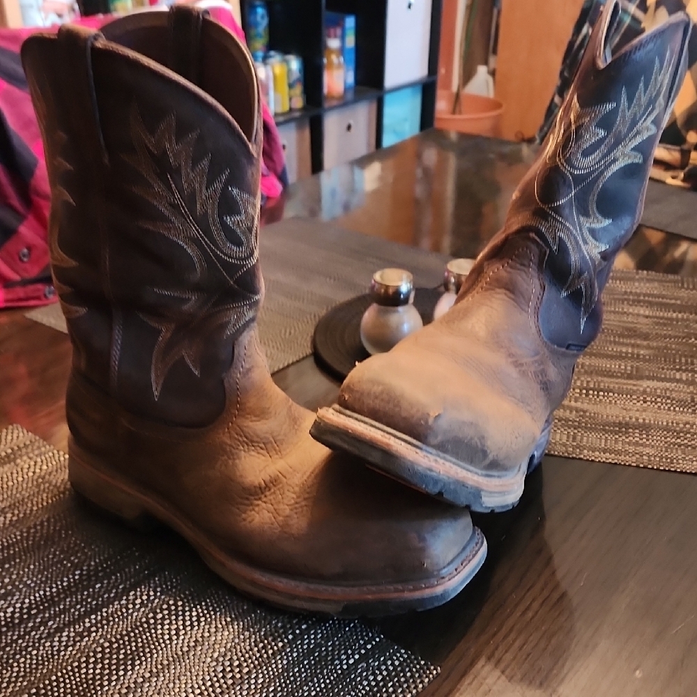 Ariat Work Boots Pull On Size 12 EE